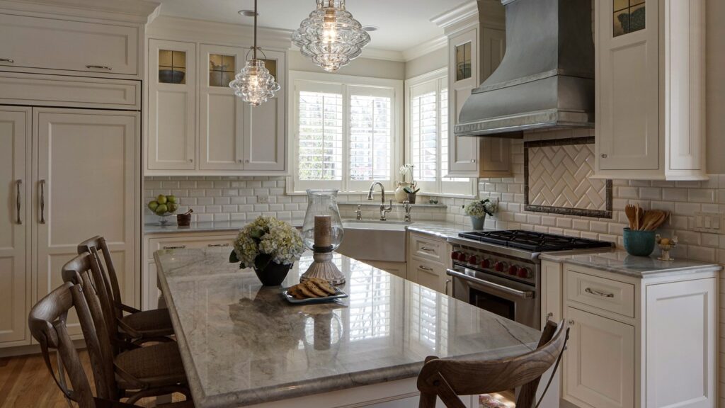 Recherche Soft White Kitchen - Naperville | Drury Design