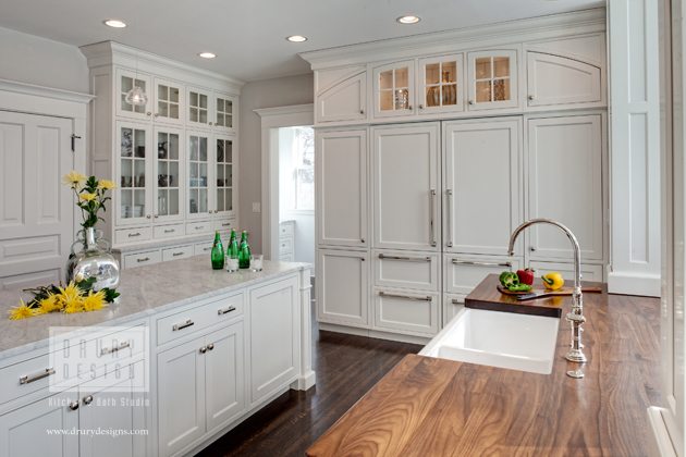 30 Design Ideas for Luxurious Traditional White Kitchen Cabinets